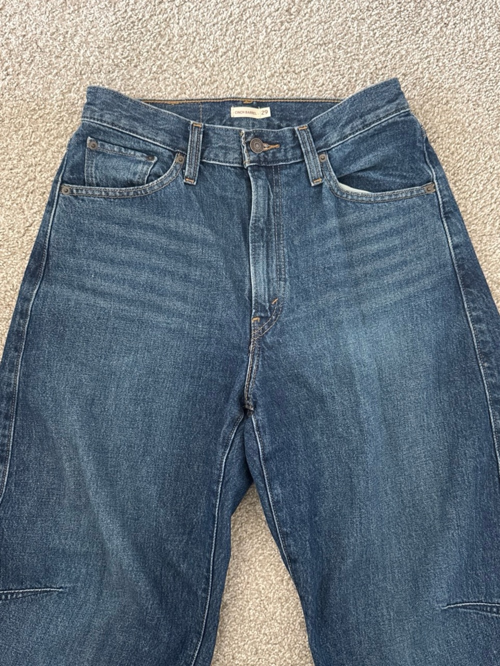 Like new! Levis Cinch Barrel dark wash jeans - Picture 2 of 5